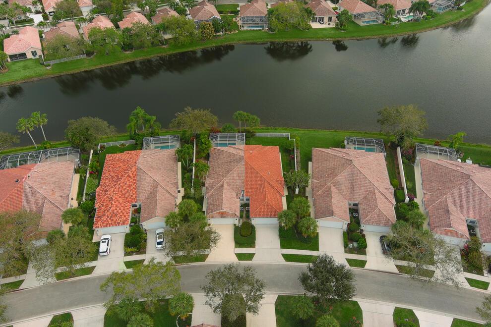 RIVERWALK - Residential Lease