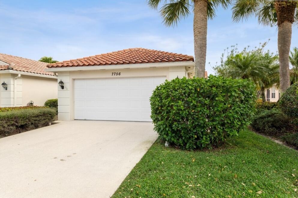 RIVERWALK - Residential Lease