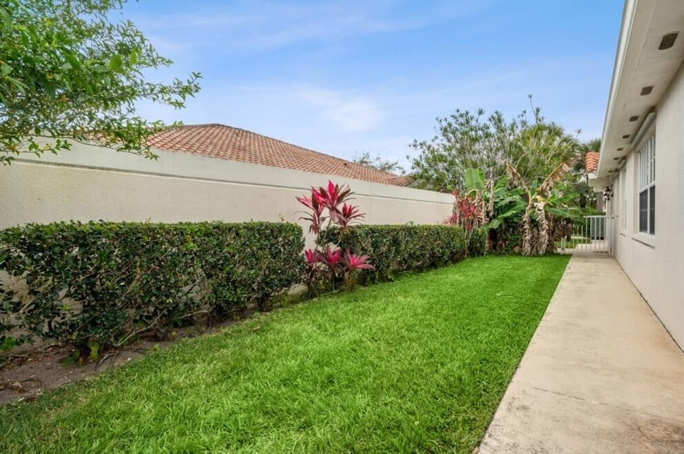 RIVERWALK - Residential Lease