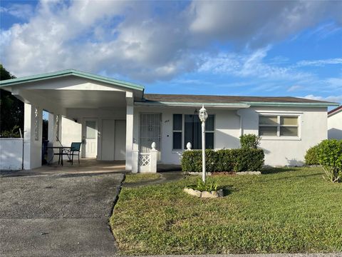 A home in Lauderdale Lakes