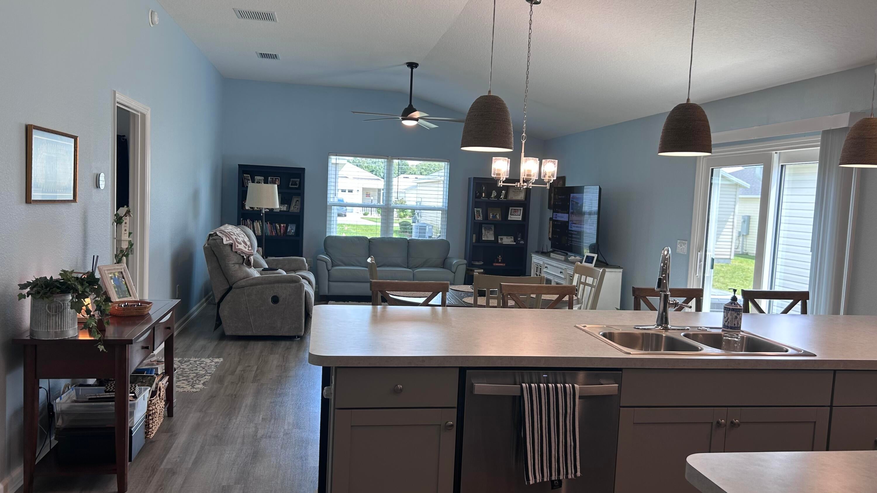 1233 LACHAPELLE Lane