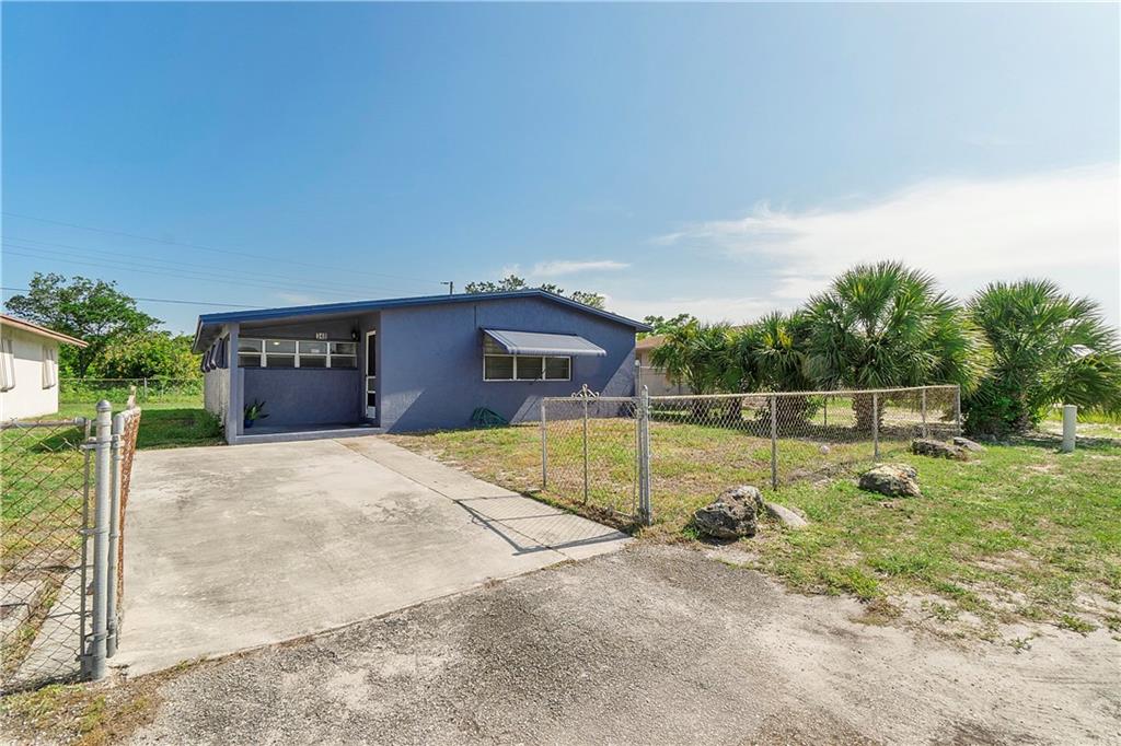 Photo of 348 SW 11th St St, Deerfield Beach, FL 33441 (MLS # F10336172)