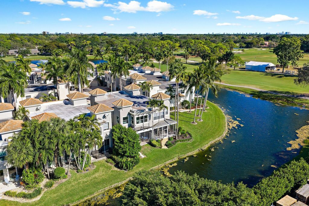 Photo of 402 Resort Lane, Palm Beach Gardens, FL 33418 (MLS # R11153697)