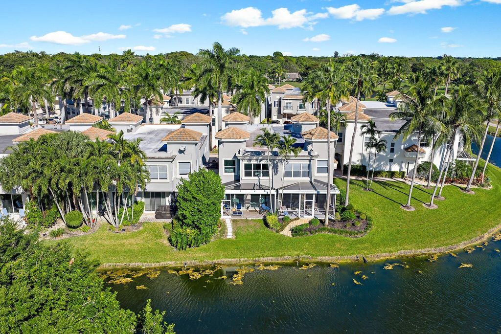 Photo of 402 Resort Lane, Palm Beach Gardens, FL 33418 (MLS # R11153697)