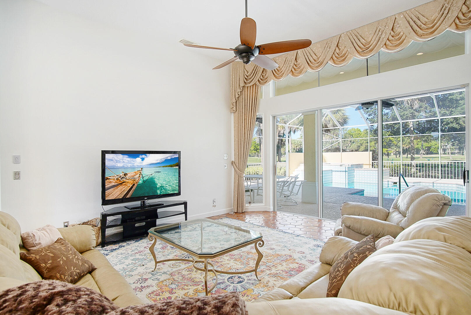 MONTE CARLO COUNTRY CLUB UNIT 1 - Residential