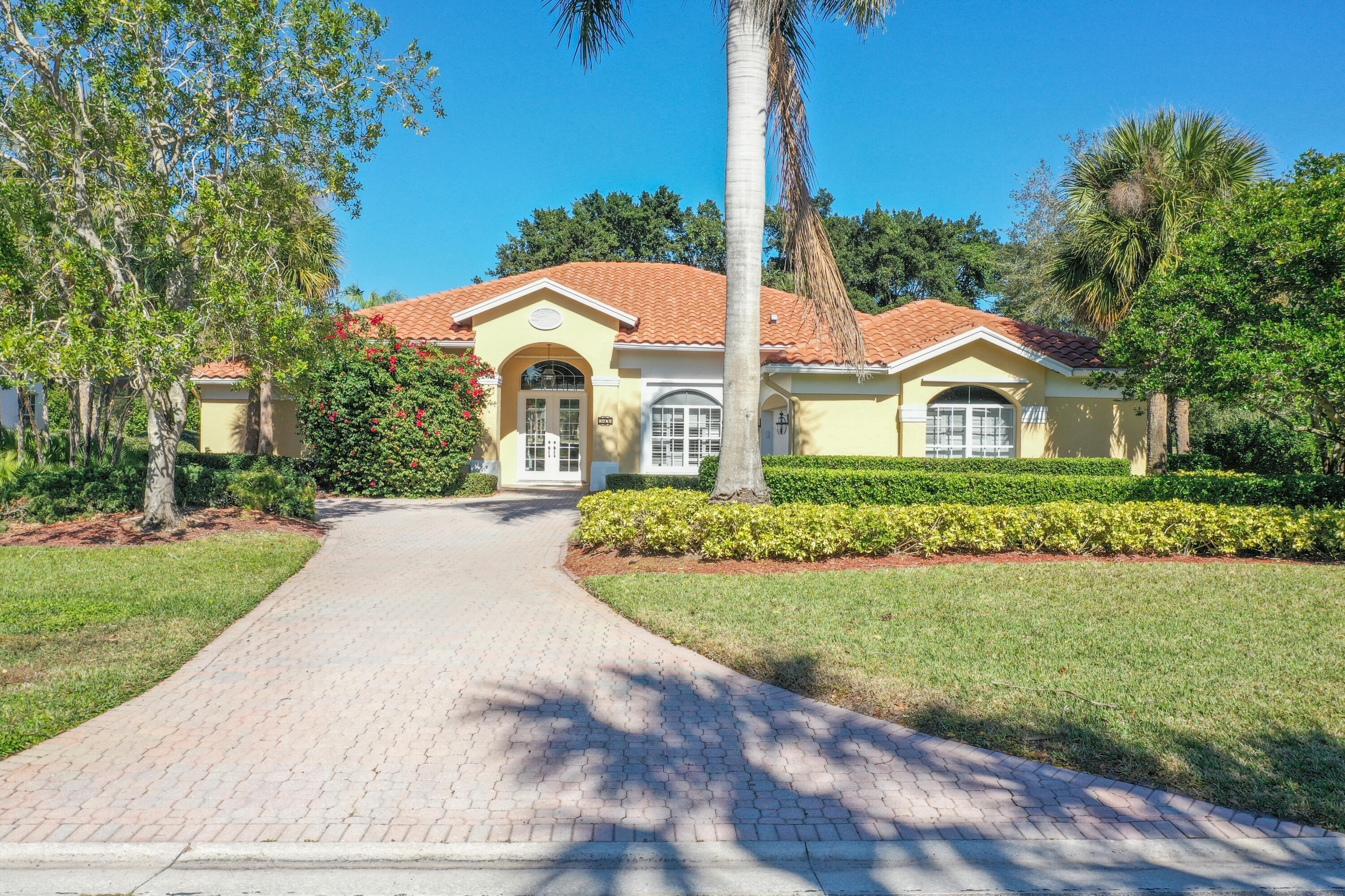 MONTE CARLO COUNTRY CLUB UNIT 1 - Residential