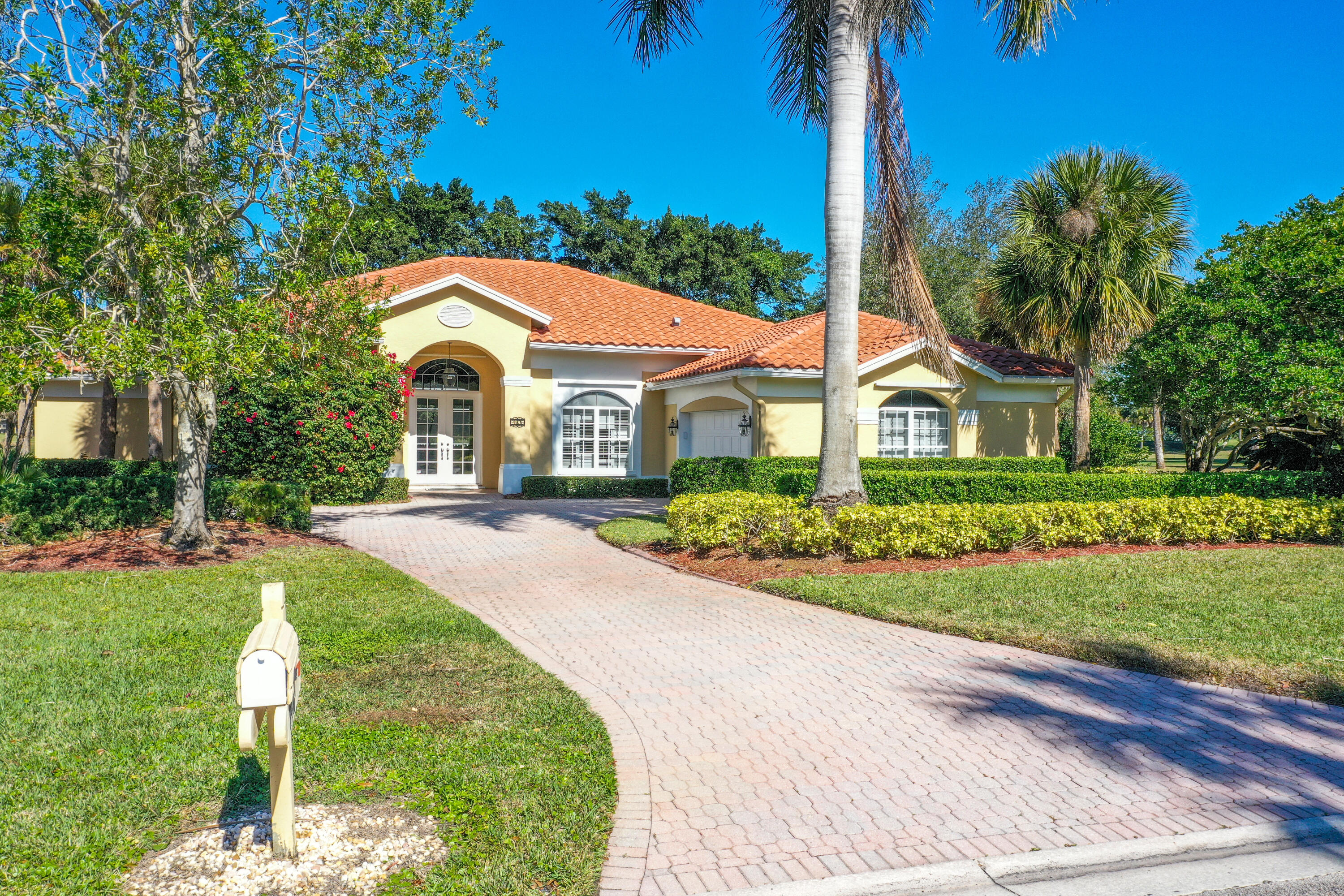 MONTE CARLO COUNTRY CLUB UNIT 1 - Residential