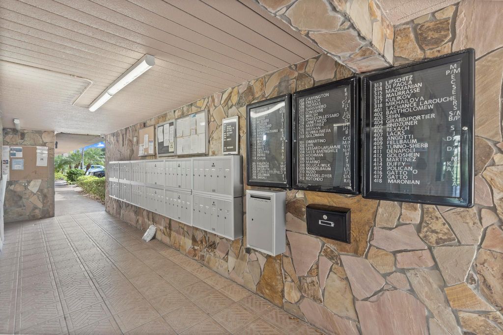 Photo of 2515 NE 2nd Court #418, Boynton Beach, FL 33435 (MLS # R11101648)