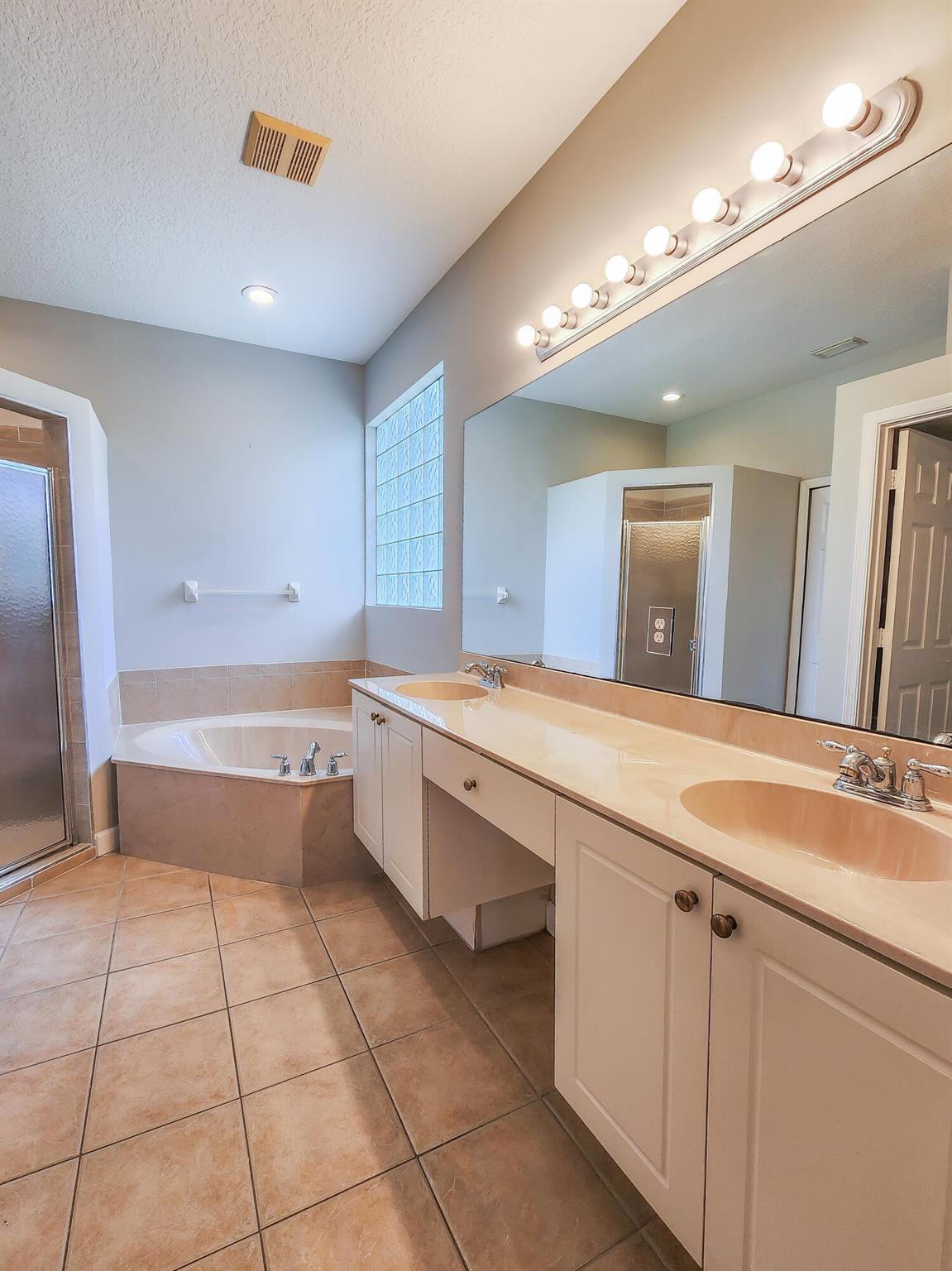 PORT ST LUCIE SECTION 21 - Residential Lease