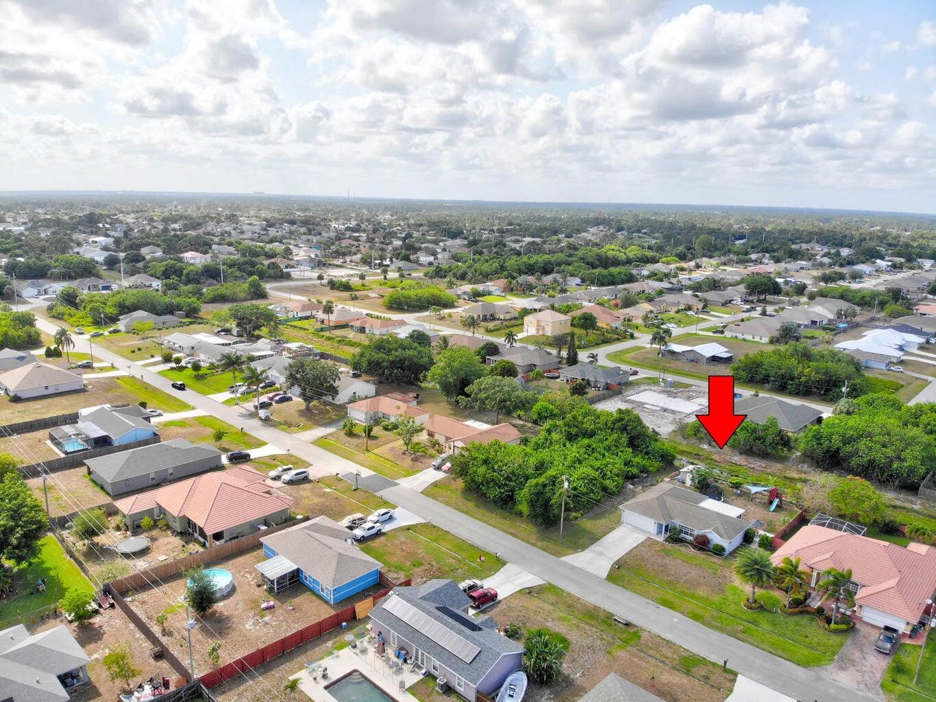 831 SW Mccoy Avenue, Port St Lucie, FL, 34953/$335,000 2 831 SW Mccoy Avenue