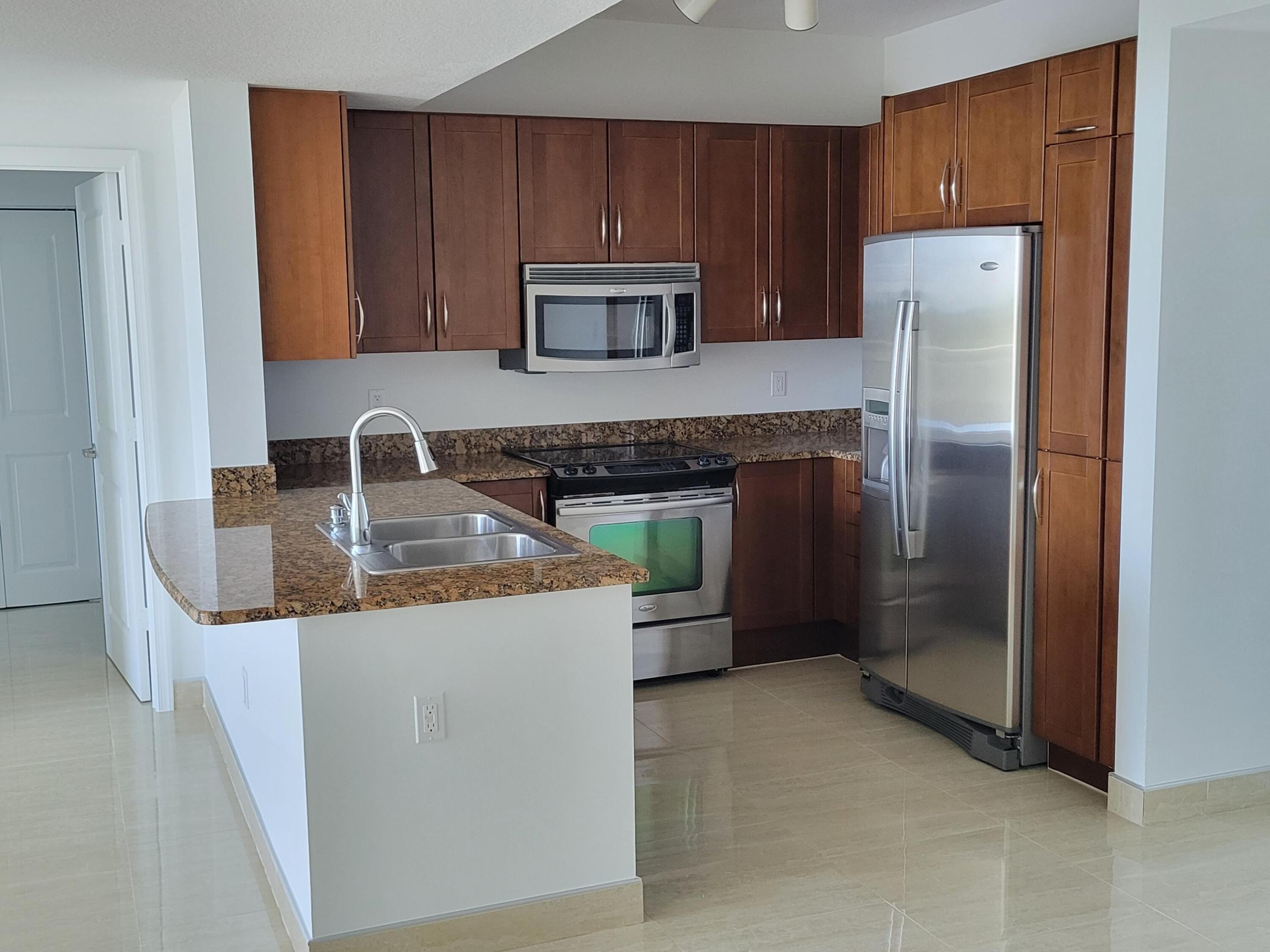 View photos, virtual tours, details... 350 N Federal Highway 807