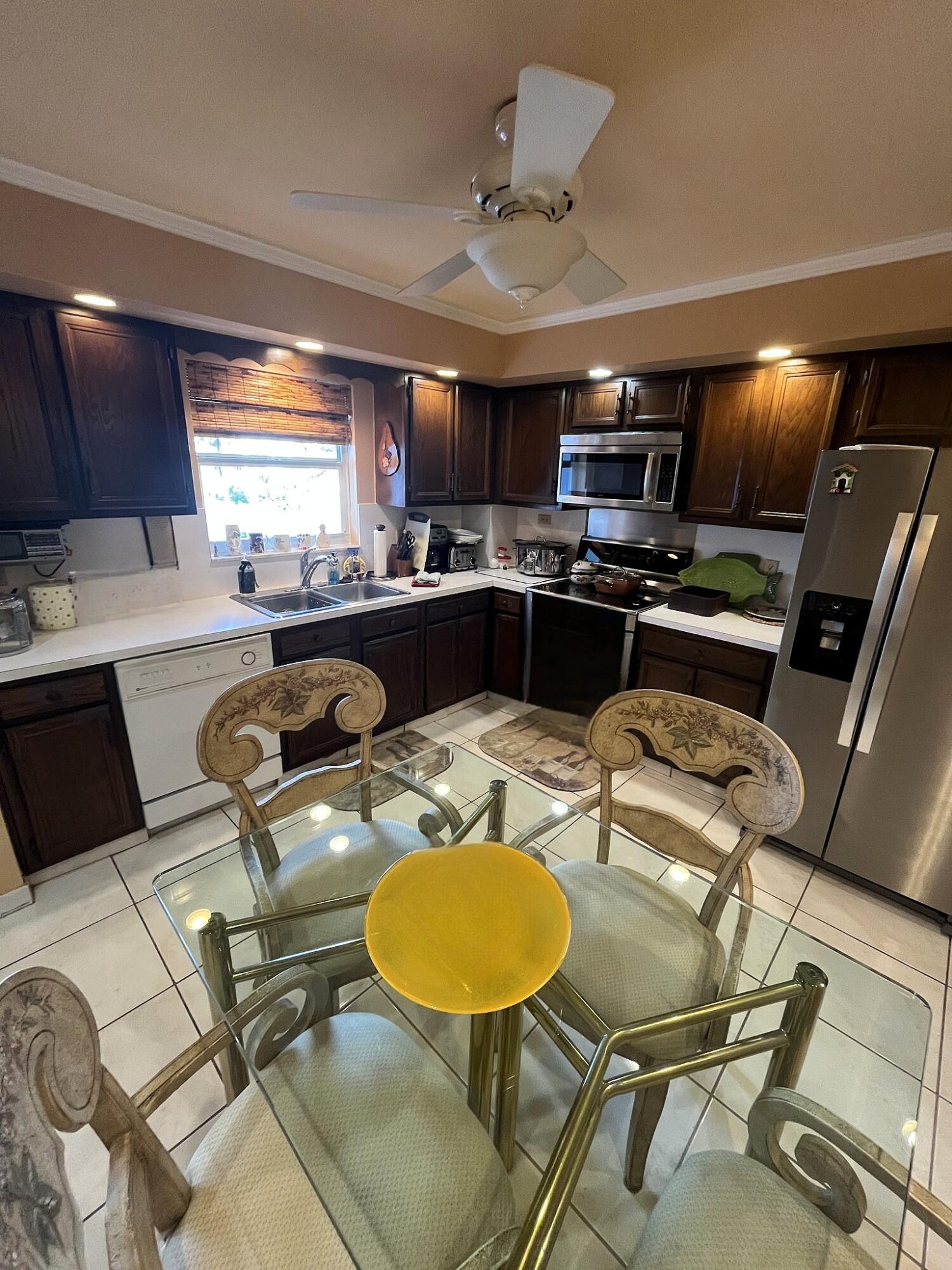 PLAYA DEL SOL CONDO - Residential