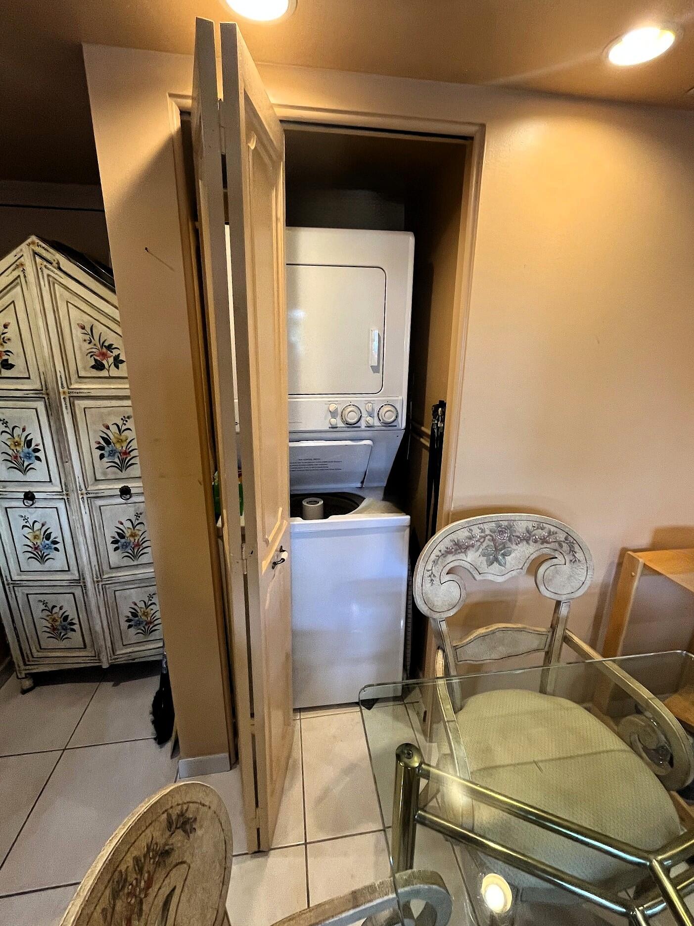 PLAYA DEL SOL CONDO - Residential