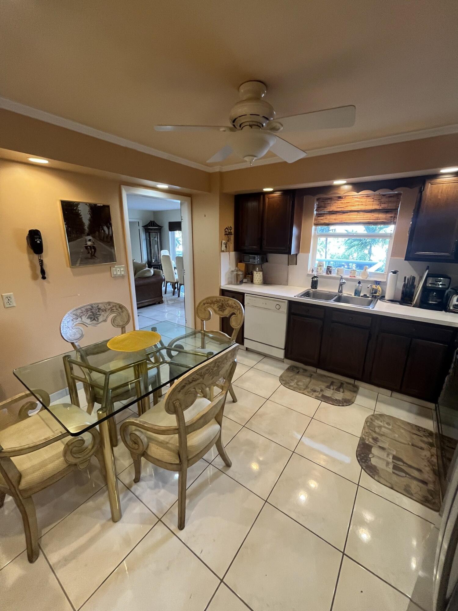 PLAYA DEL SOL CONDO - Residential