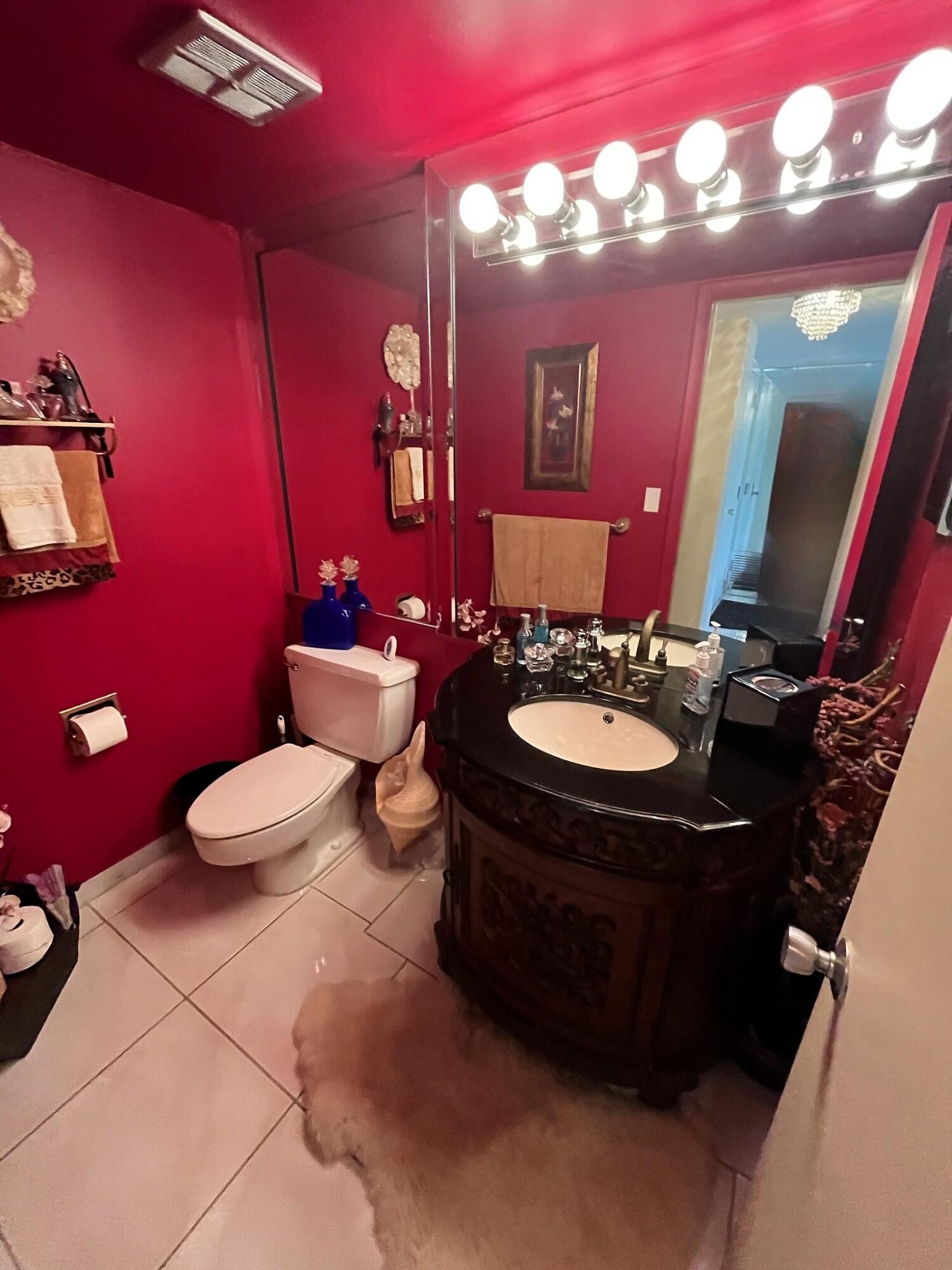 PLAYA DEL SOL CONDO - Residential