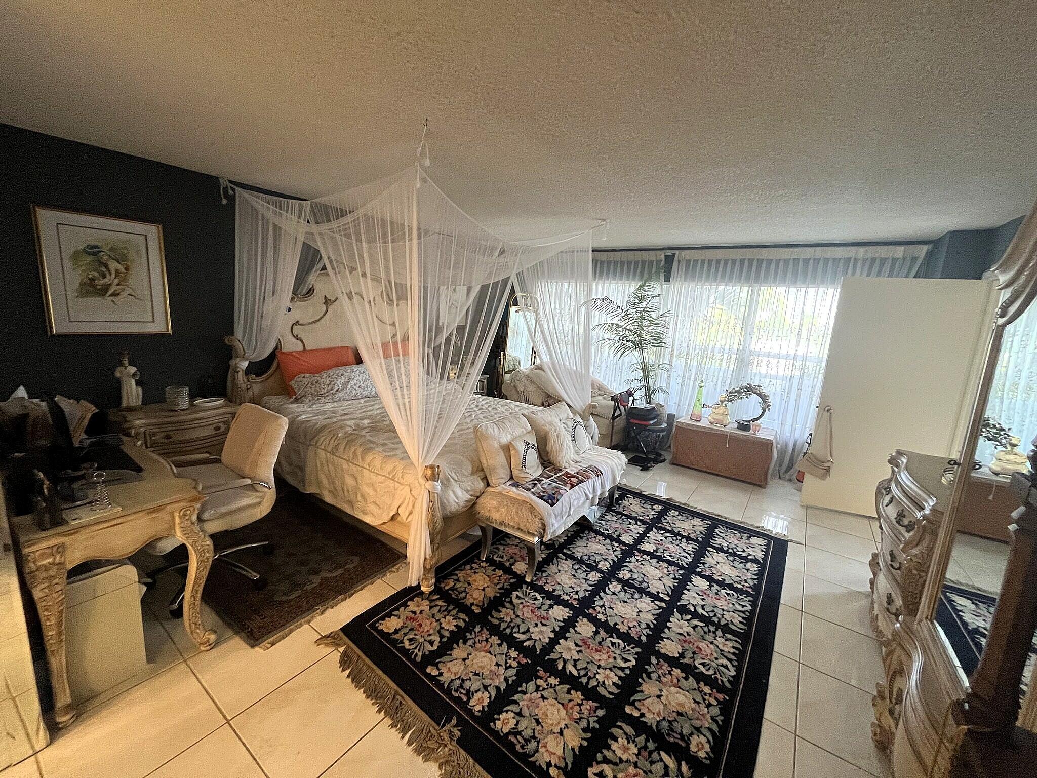 PLAYA DEL SOL CONDO - Residential