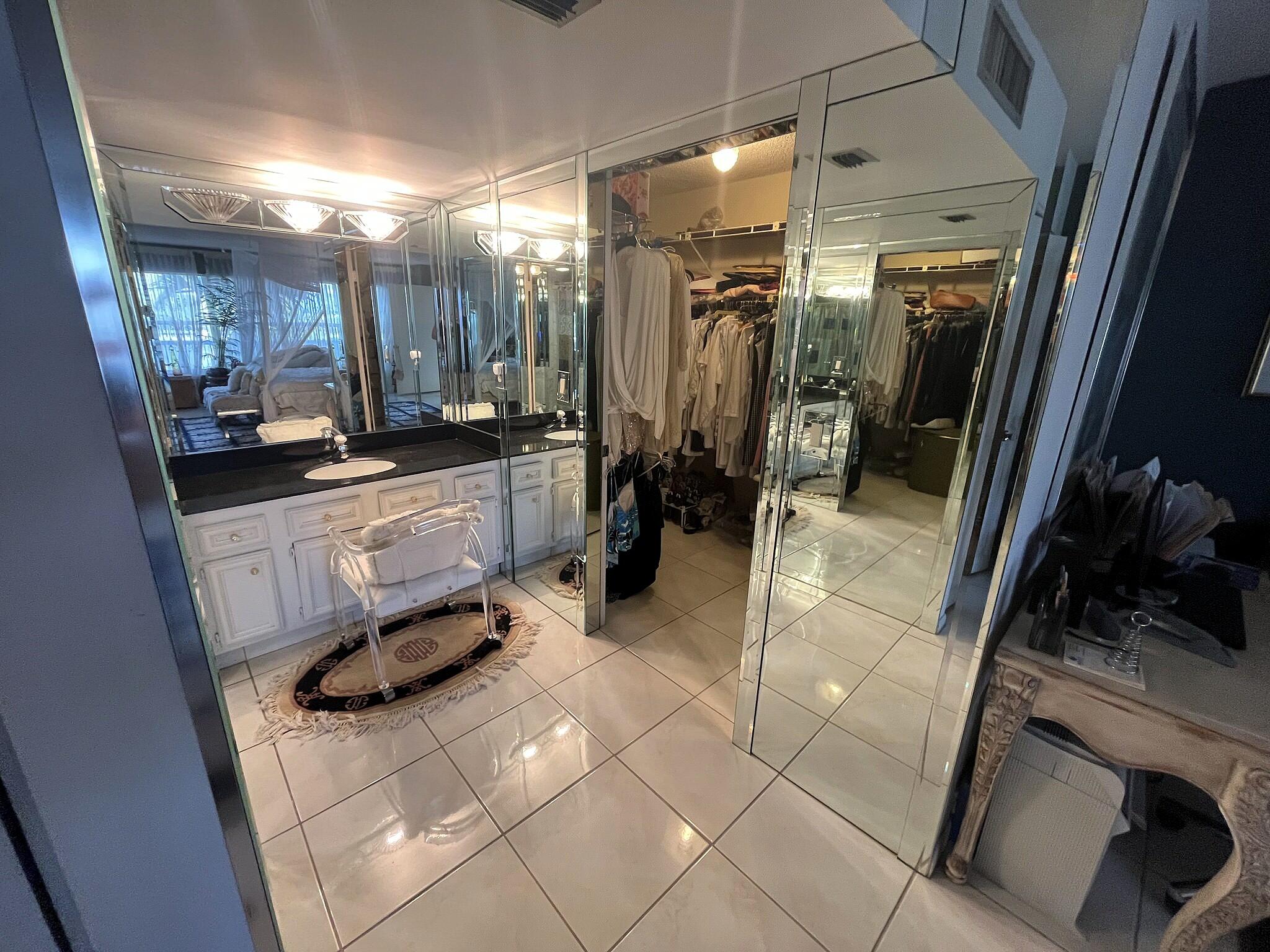 PLAYA DEL SOL CONDO - Residential