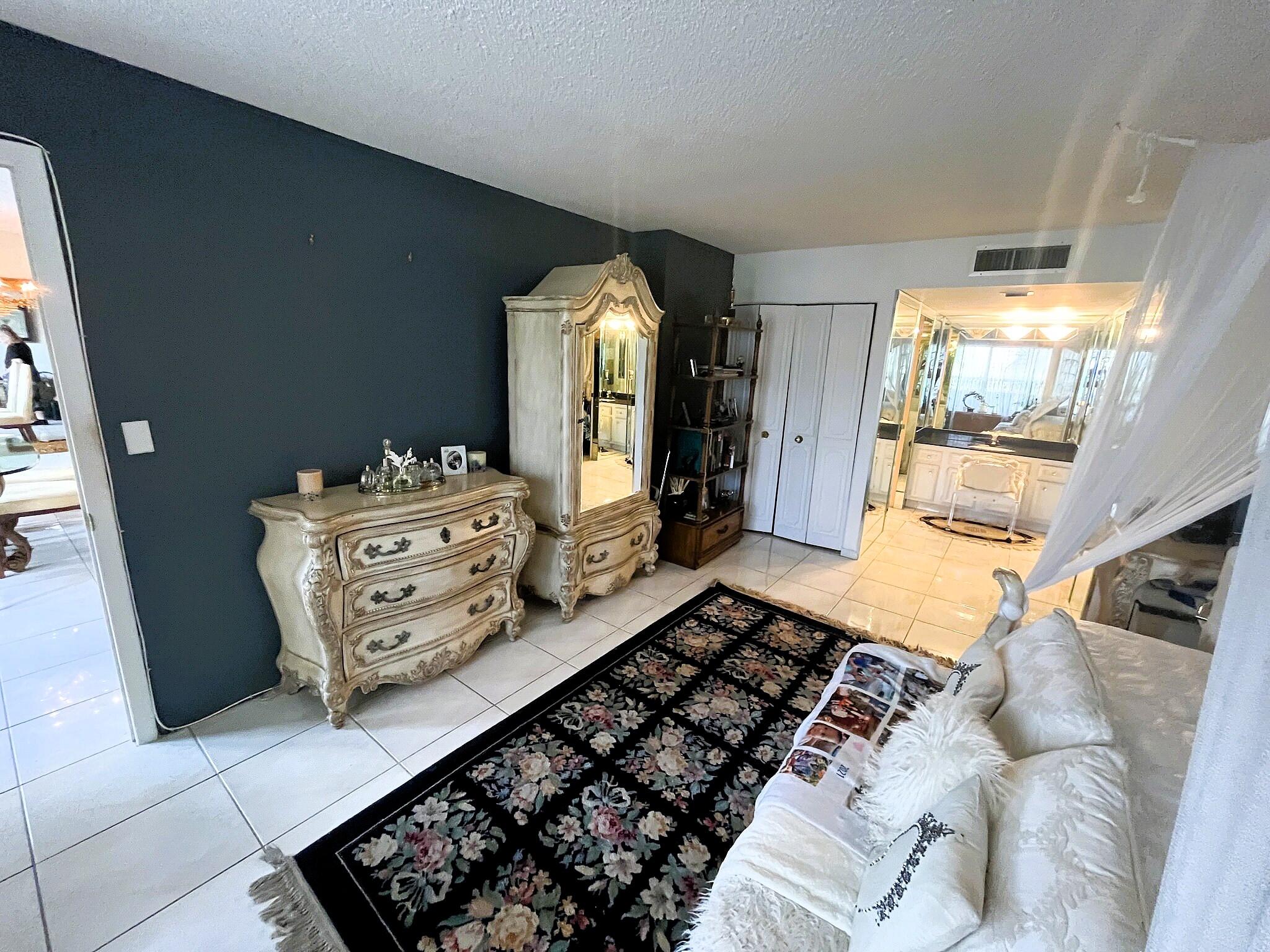 PLAYA DEL SOL CONDO - Residential