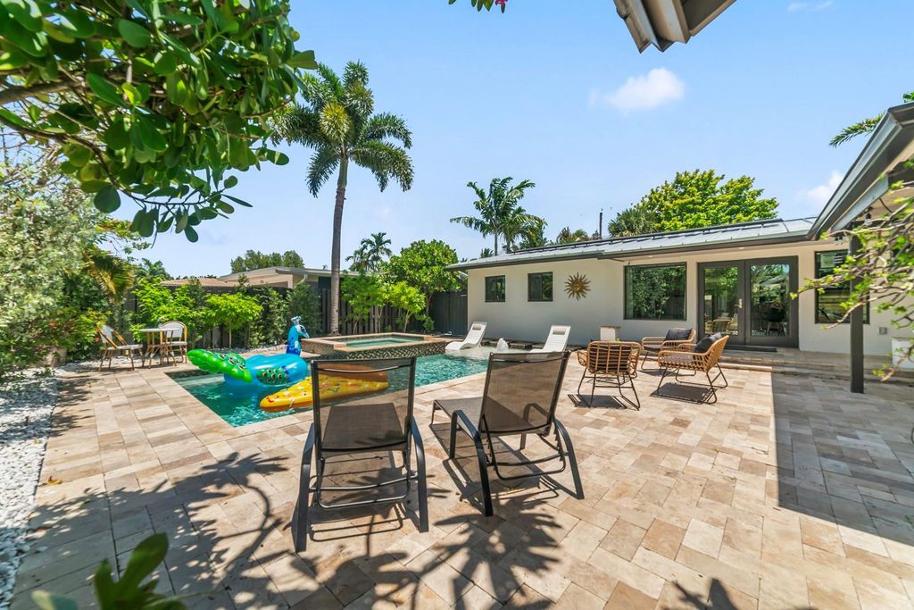 Photo of 1908 NE 27th Street, Fort Lauderdale, FL 33306 (MLS # F10552016)