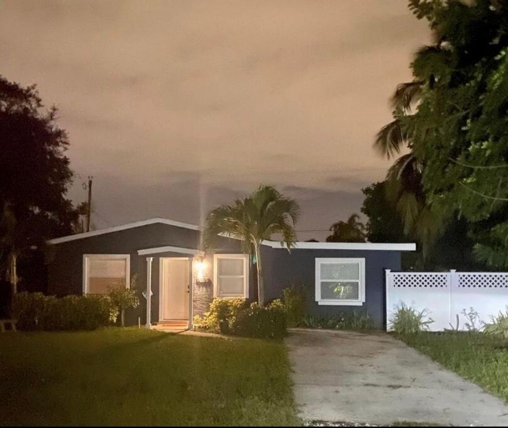 Photo of 4195 NE Carrol Court, Jensen Beach, FL 34957 (MLS # R10881264)