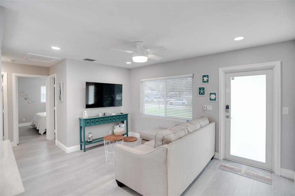 1437 NE 25th Street