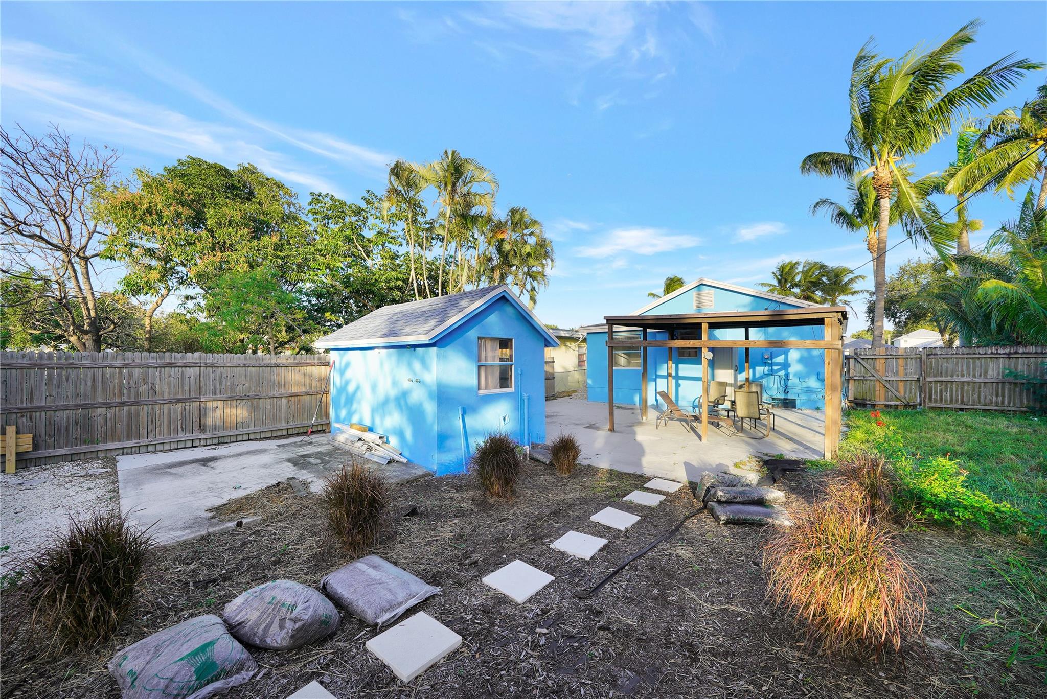 LAKE WORTH TOWN OF - Residential