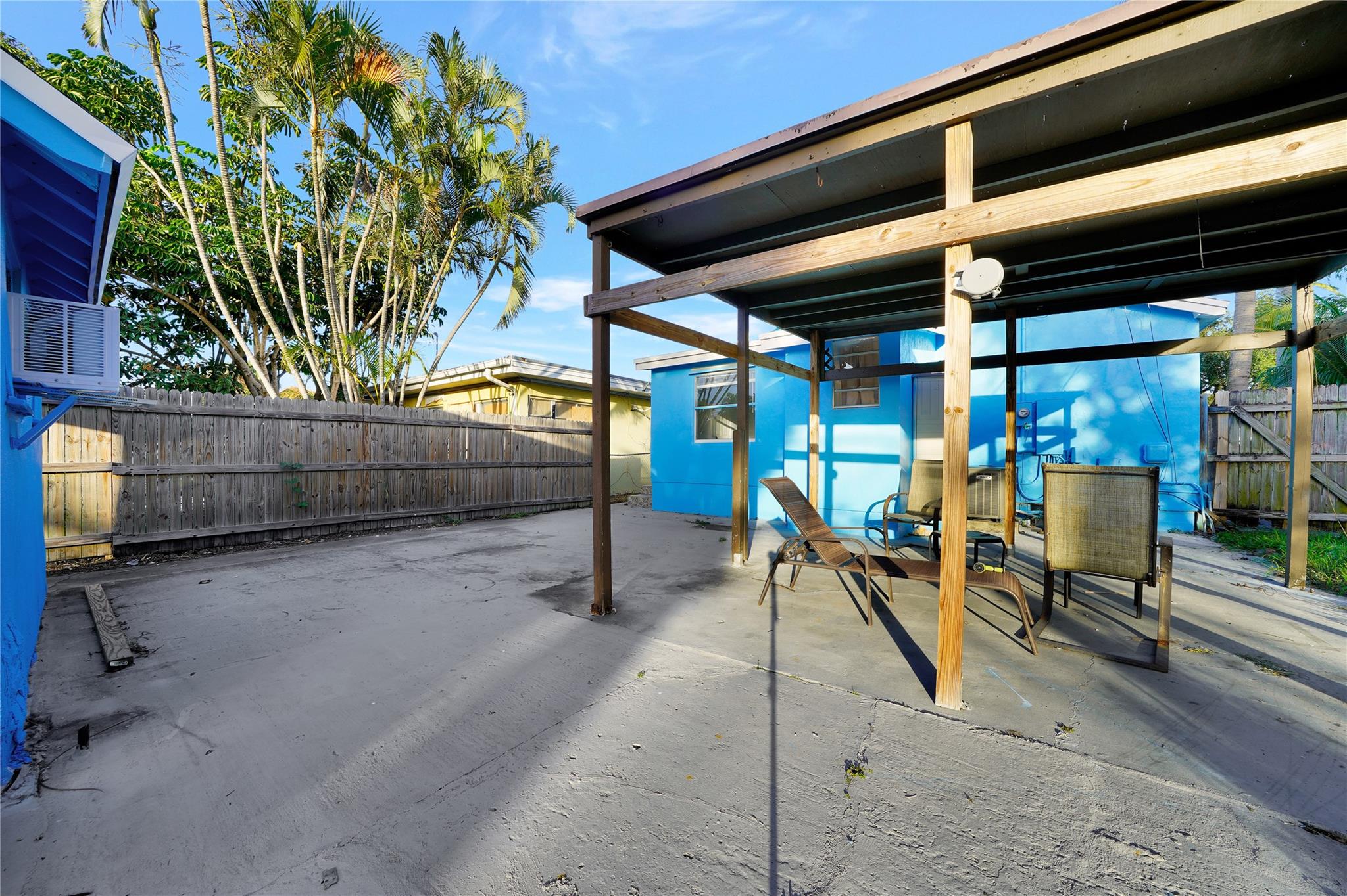 LAKE WORTH TOWN OF - Residential