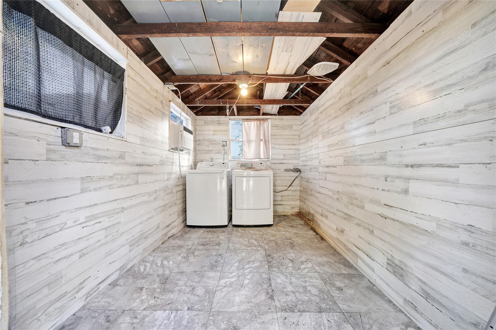 LAKE WORTH TOWN OF - Residential