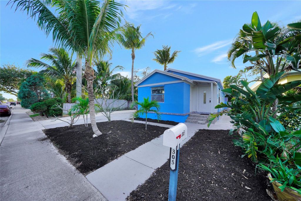 Photo of 305 N C Street, Lake Worth Beach, FL 33460 (MLS # F10423123)