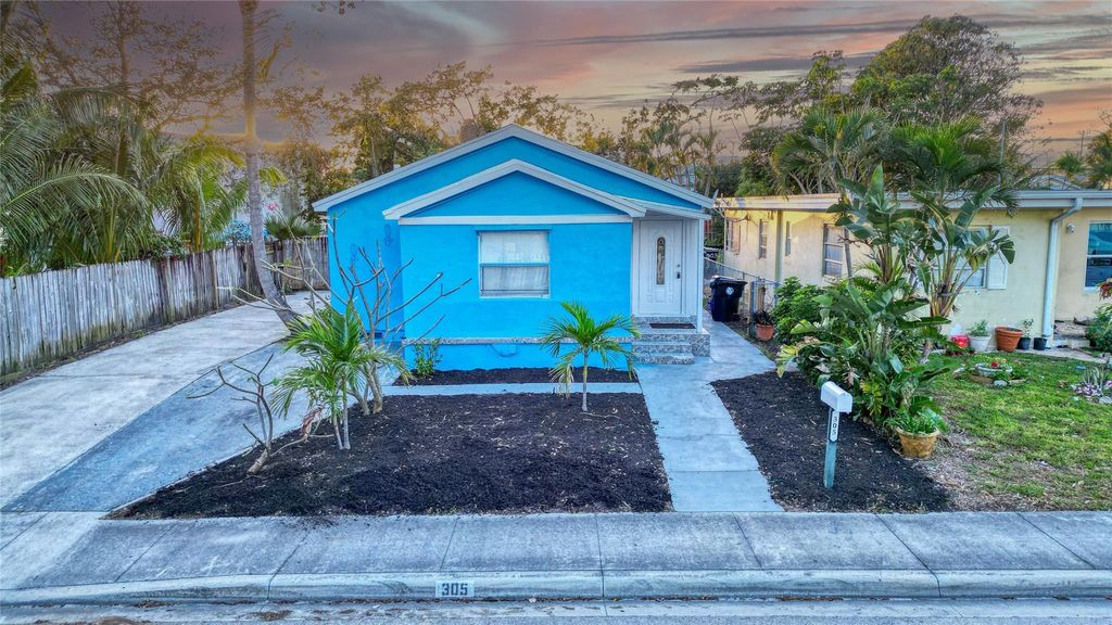 Photo of 305 N C Street, Lake Worth Beach, FL 33460 (MLS # F10423123)