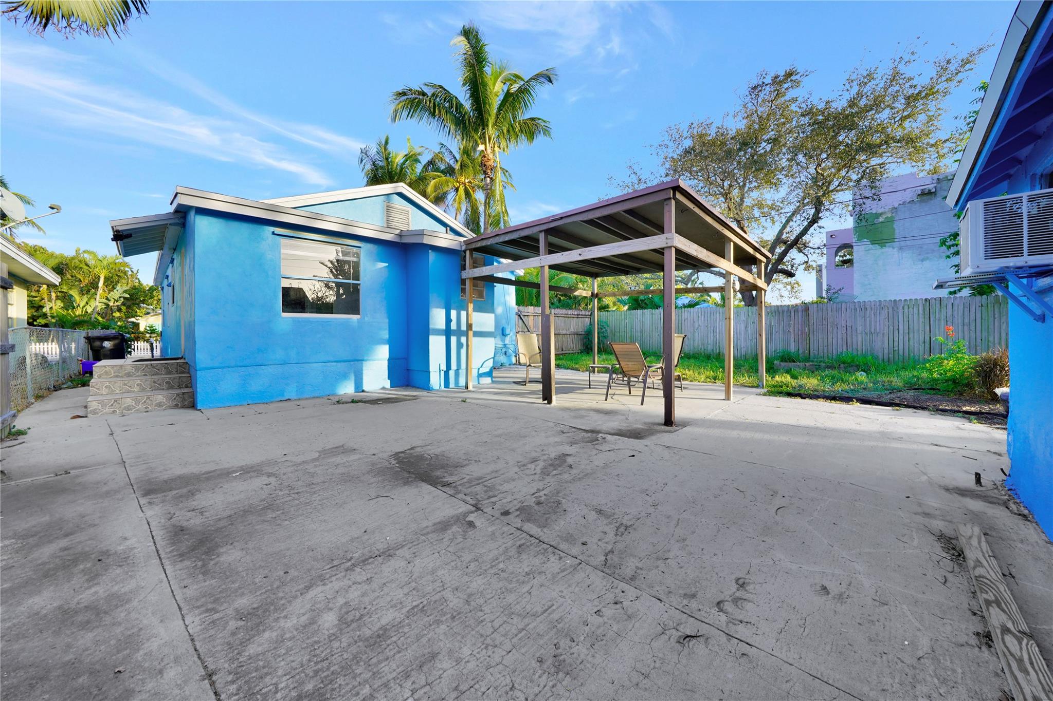 LAKE WORTH TOWN OF - Residential