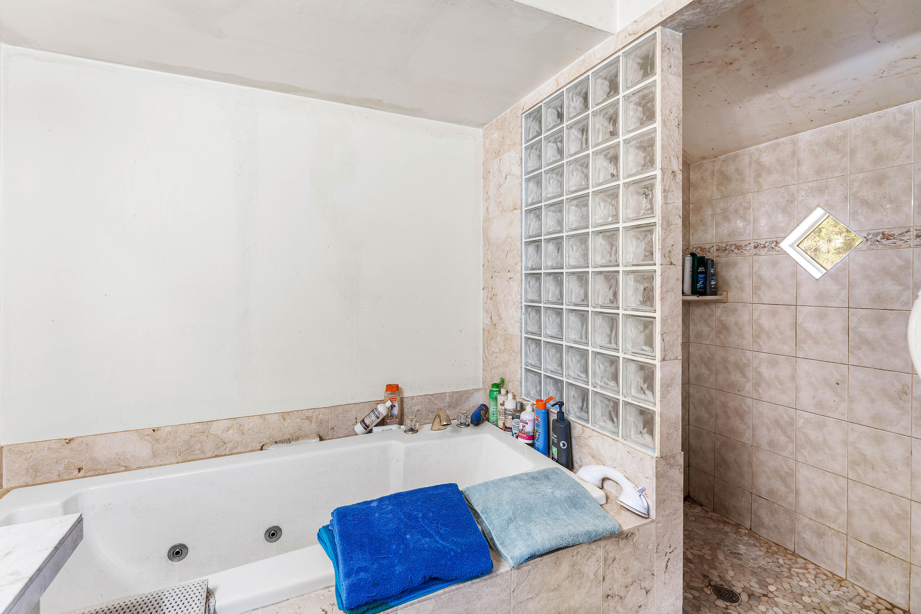 THE ACREAGE - Residential