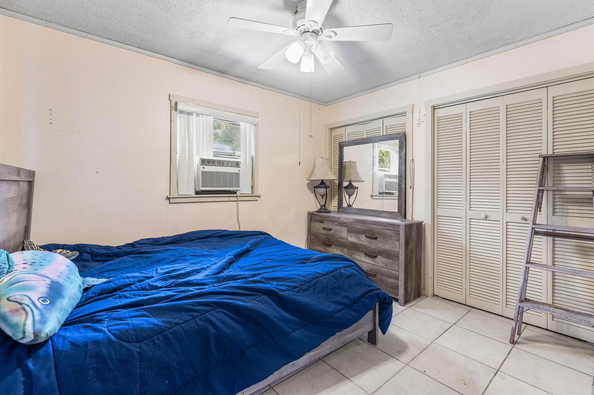 THE ACREAGE - Residential