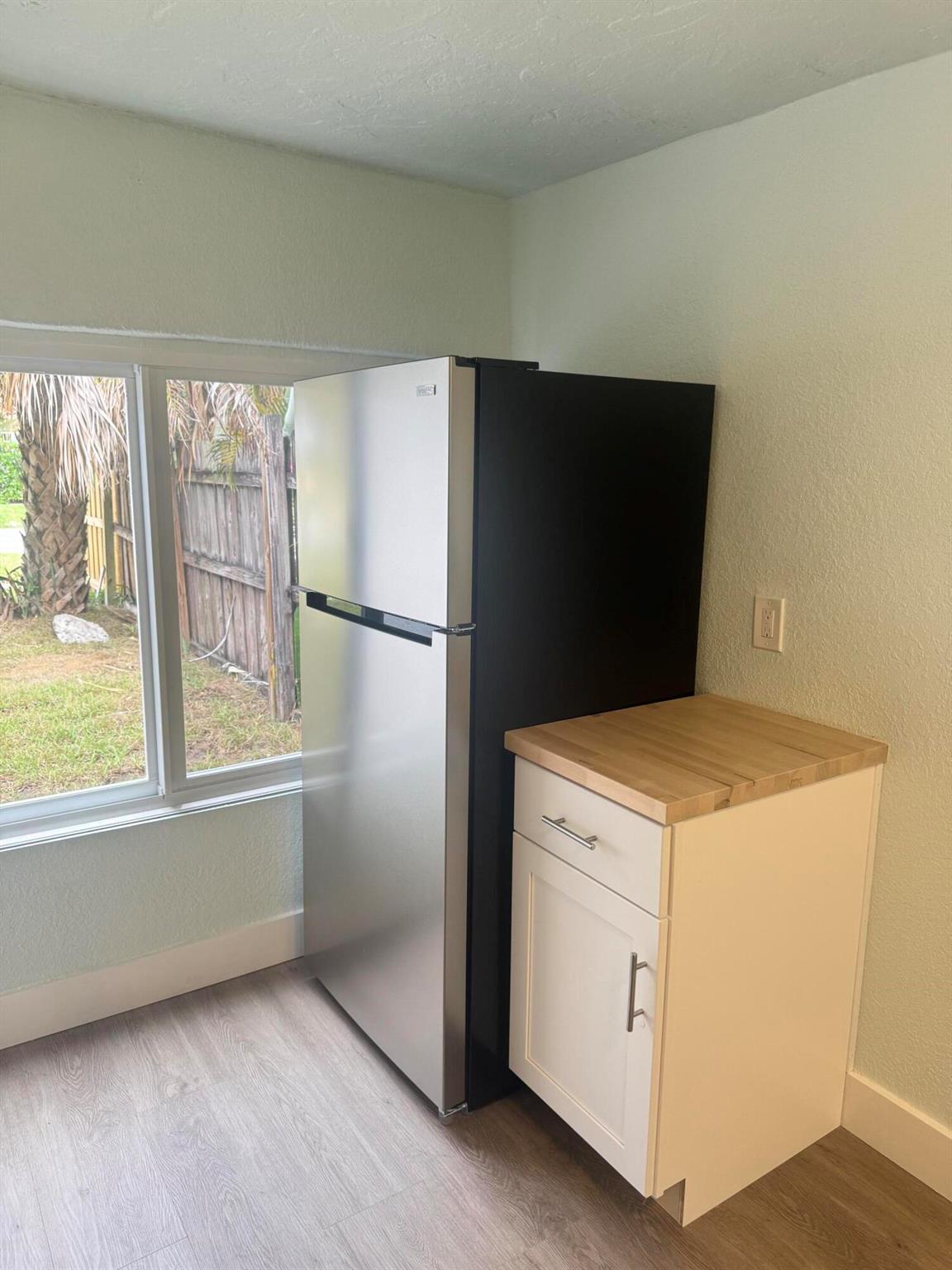 COLONIAL ESTS - Residential Lease