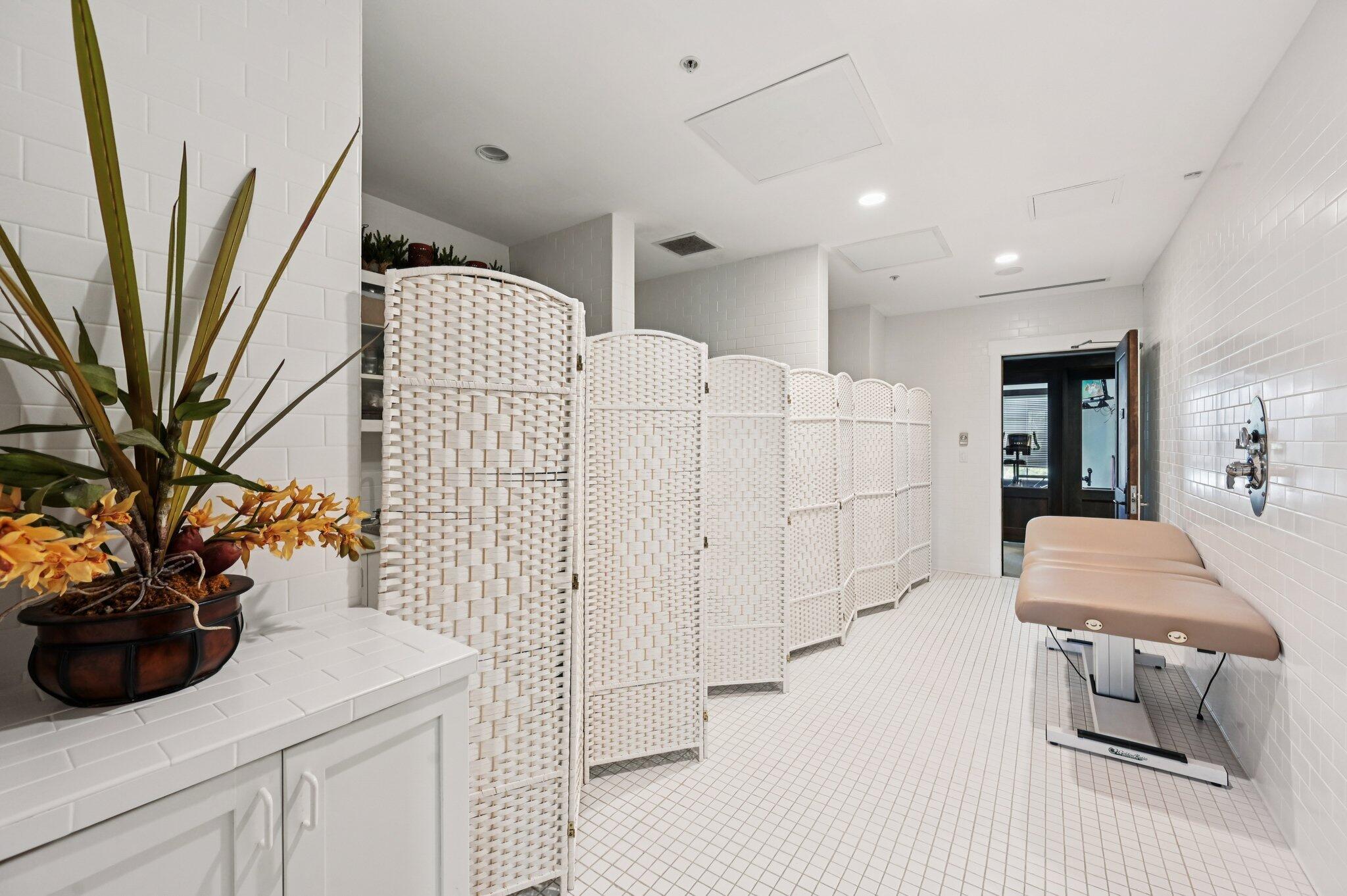 MEDALIST CLUB - Residential