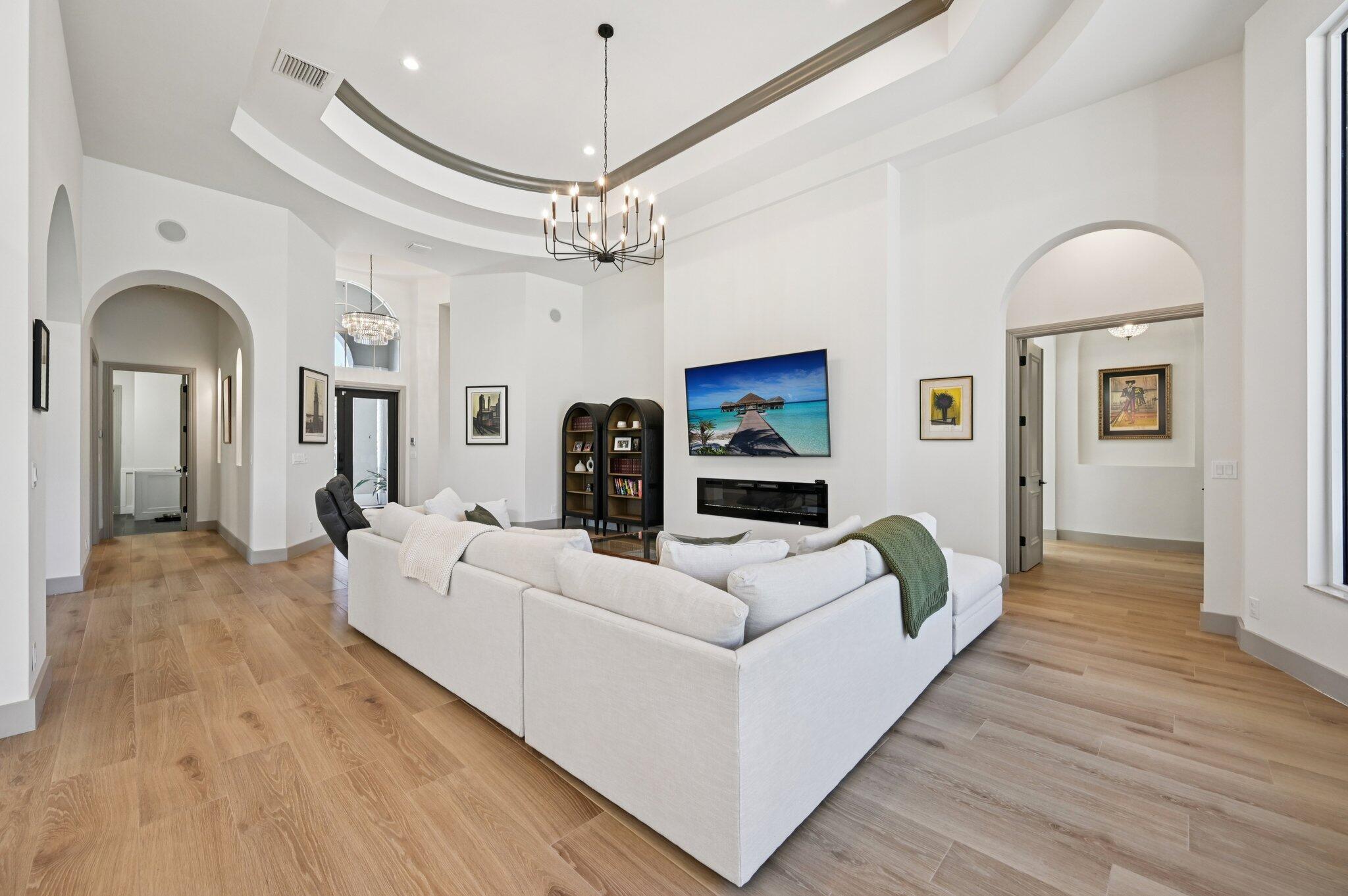 MEDALIST CLUB - Residential