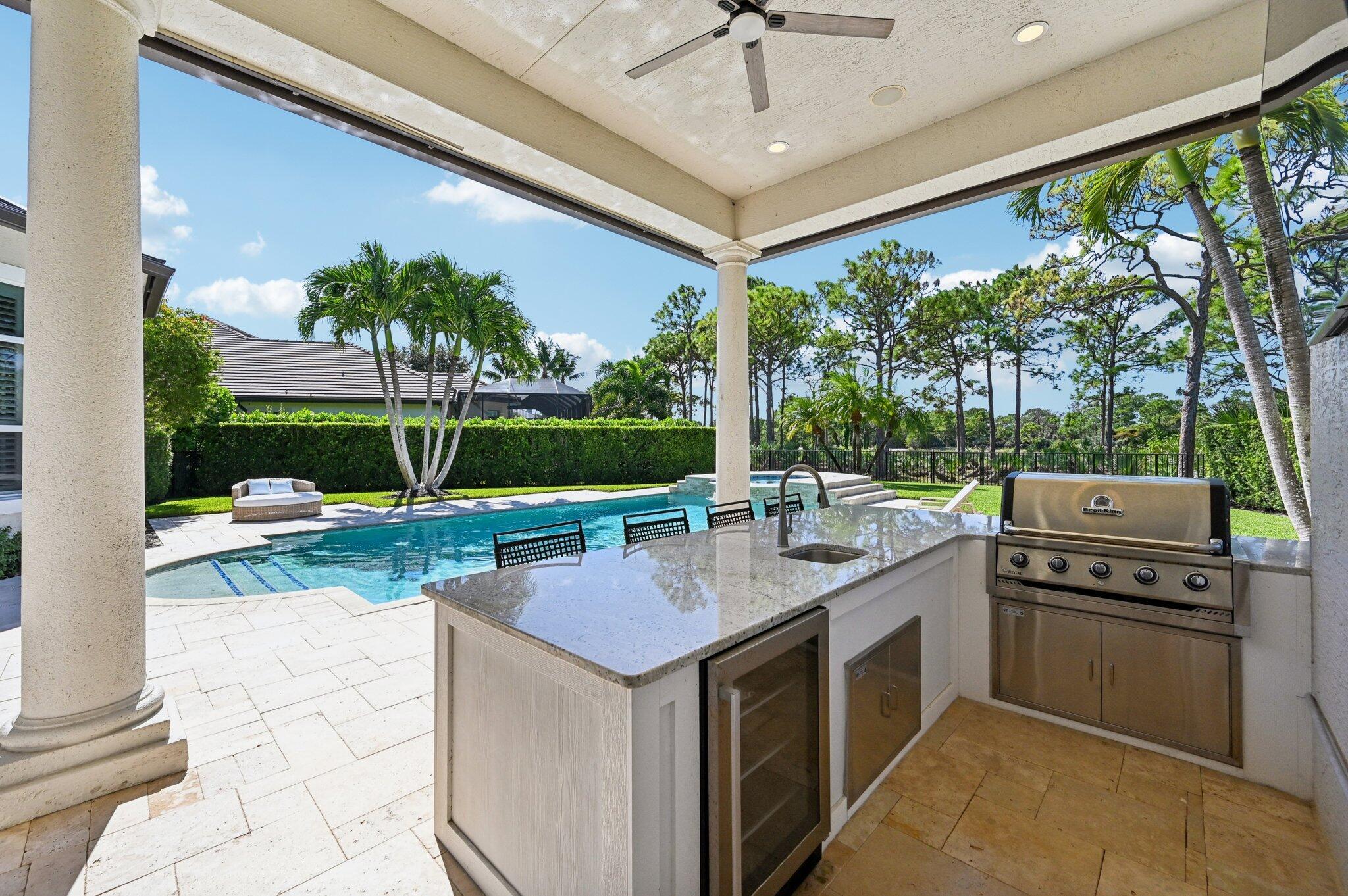 MEDALIST CLUB - Residential