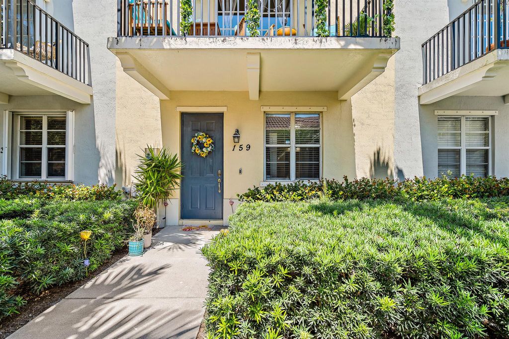 Photo of 159 Greenwich Circle, Jupiter, FL 33458 (MLS # R11010541)