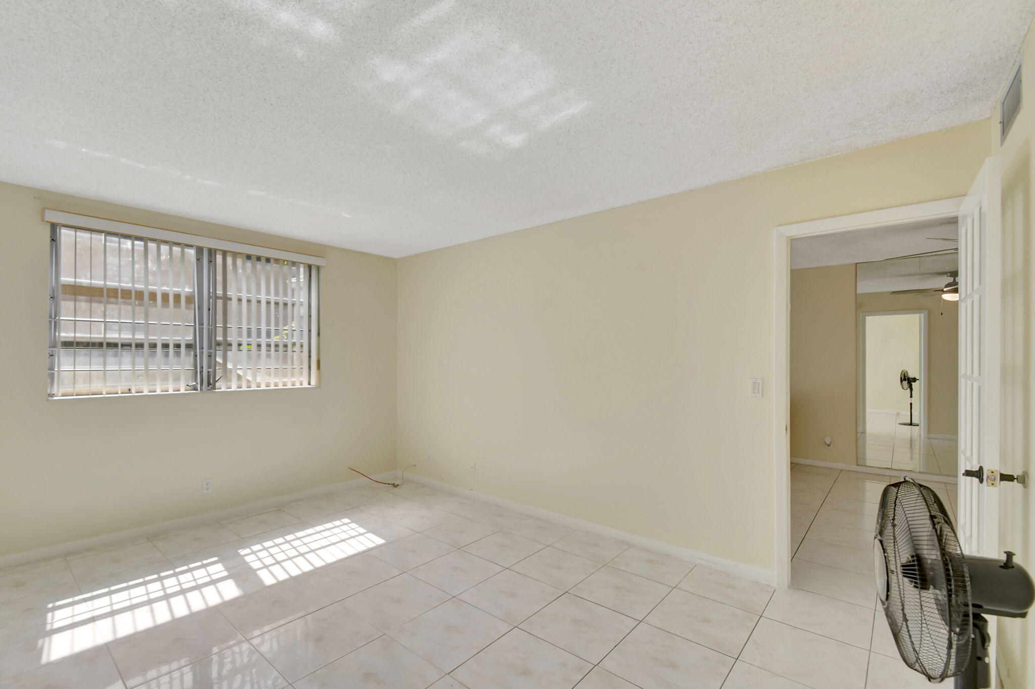 Lauderdale Oaks - Residential