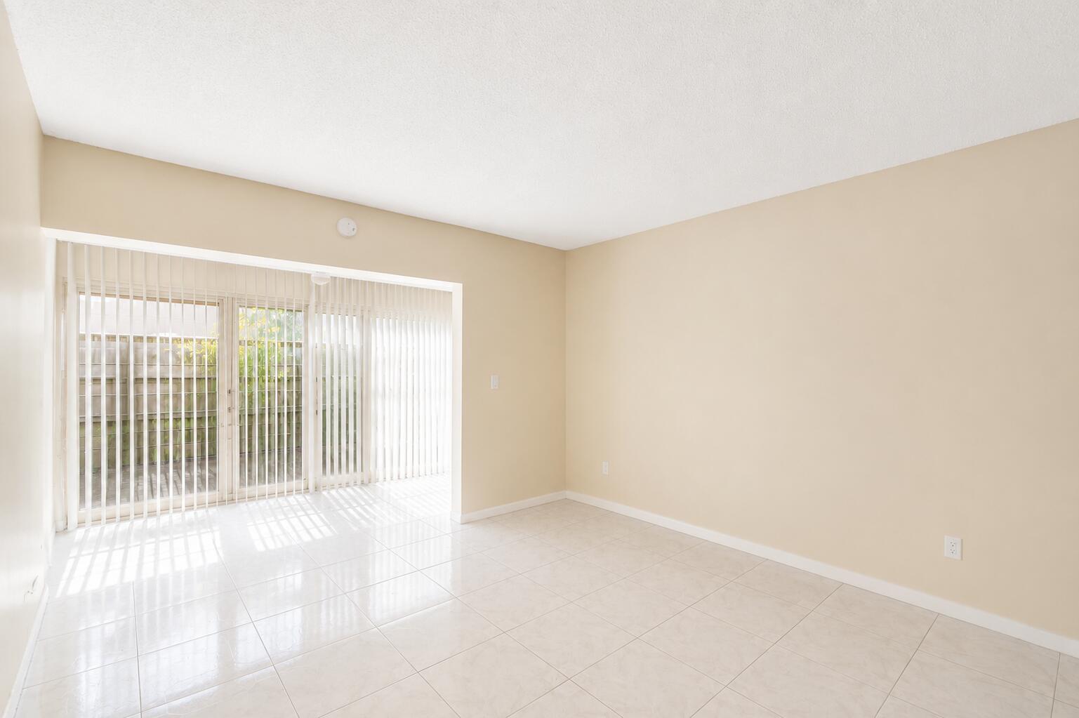 Lauderdale Oaks - Residential