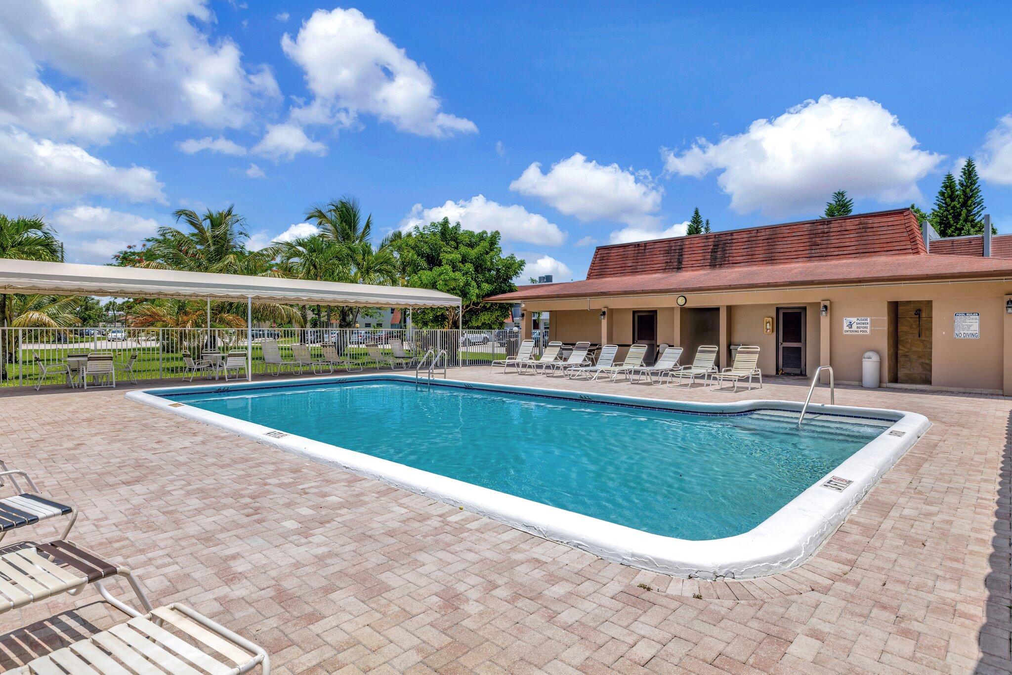 Lauderdale Oaks - Residential