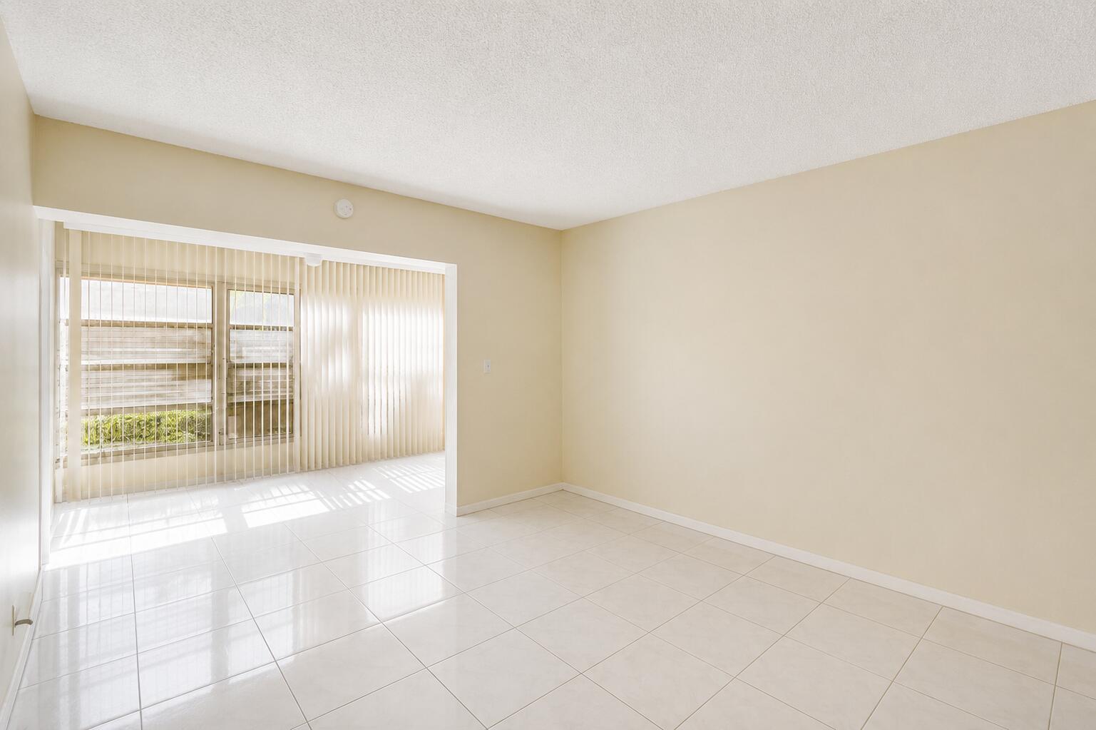 Lauderdale Oaks - Residential