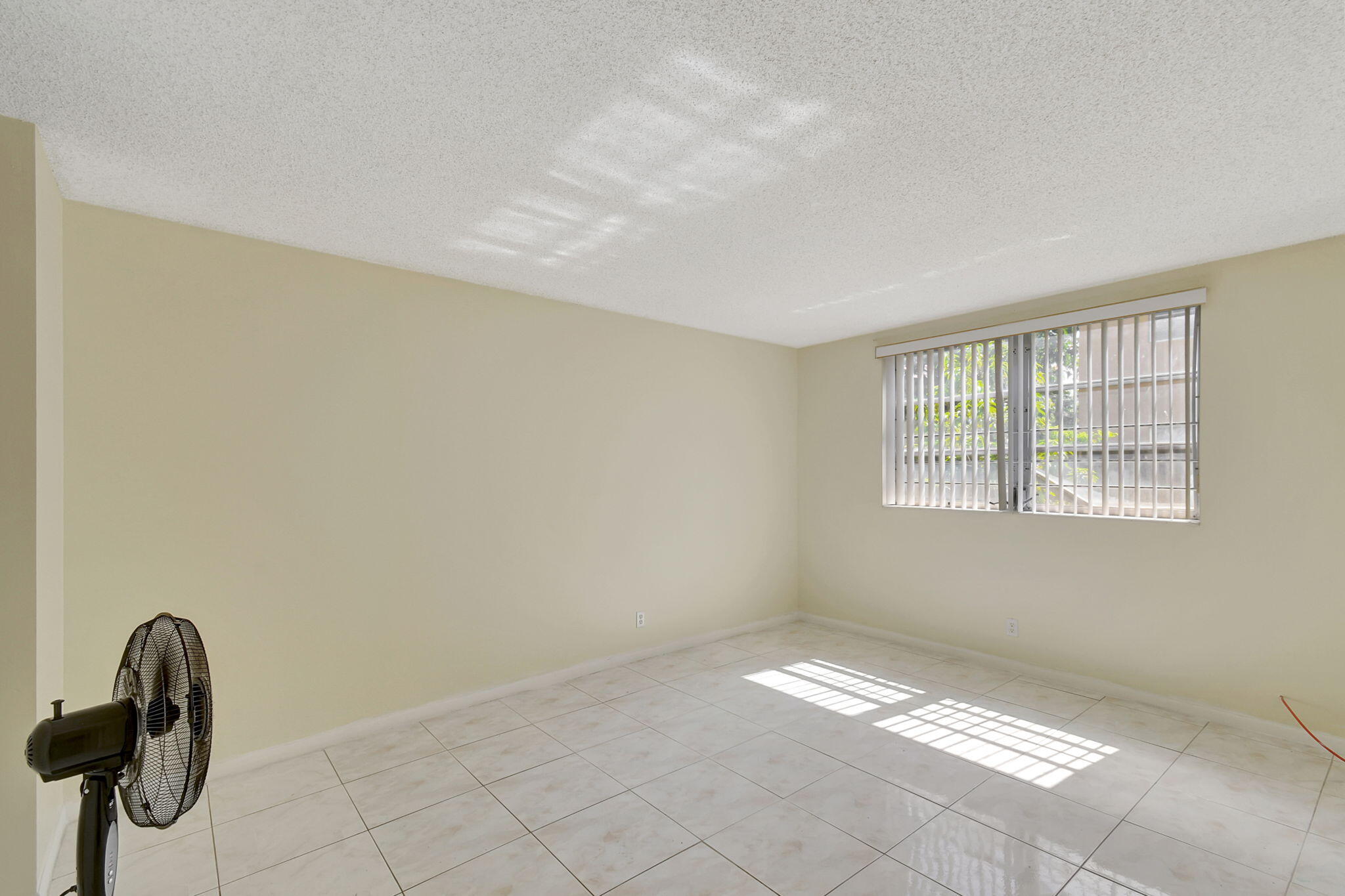 Lauderdale Oaks - Residential