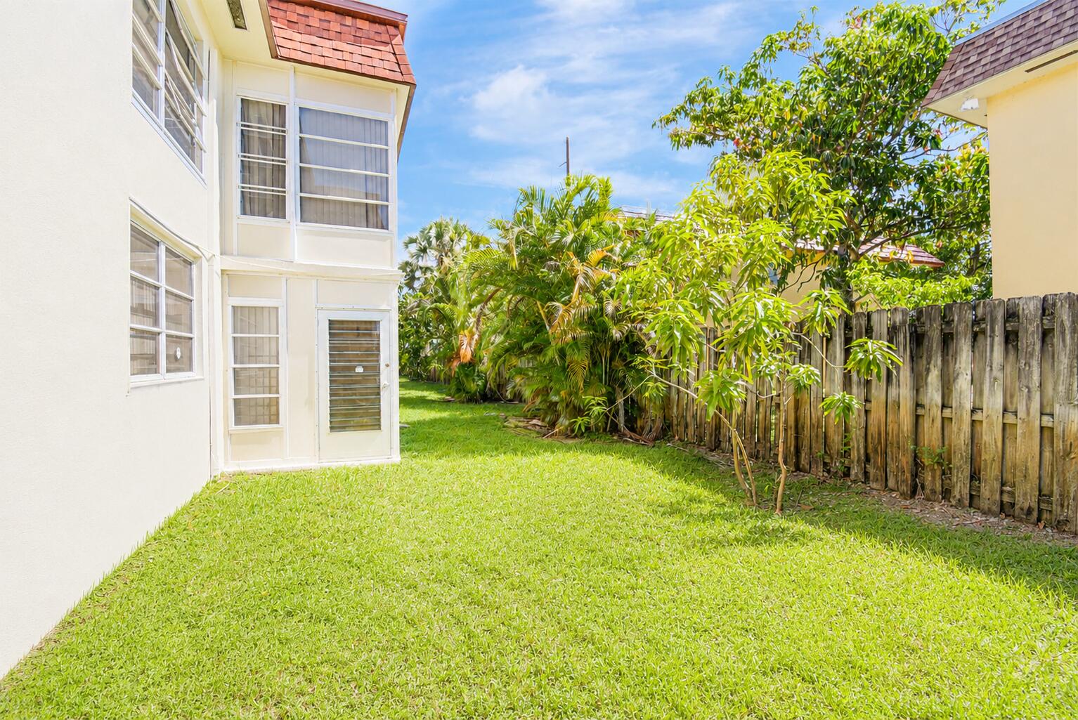 Lauderdale Oaks - Residential