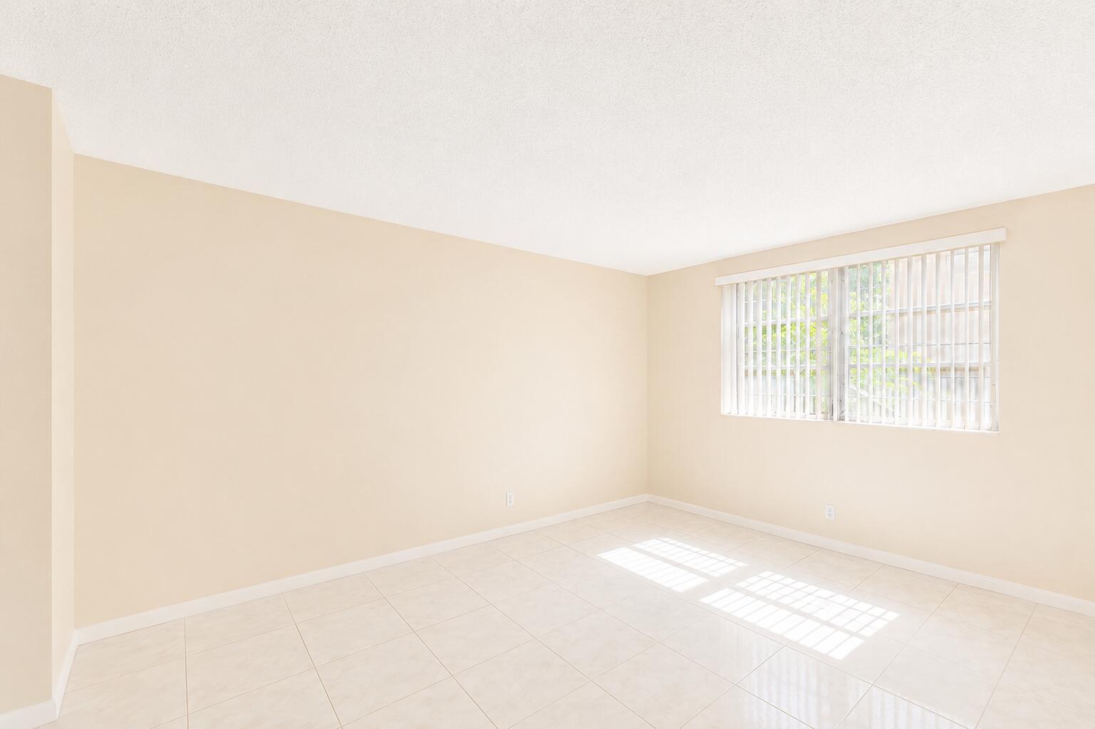Lauderdale Oaks - Residential