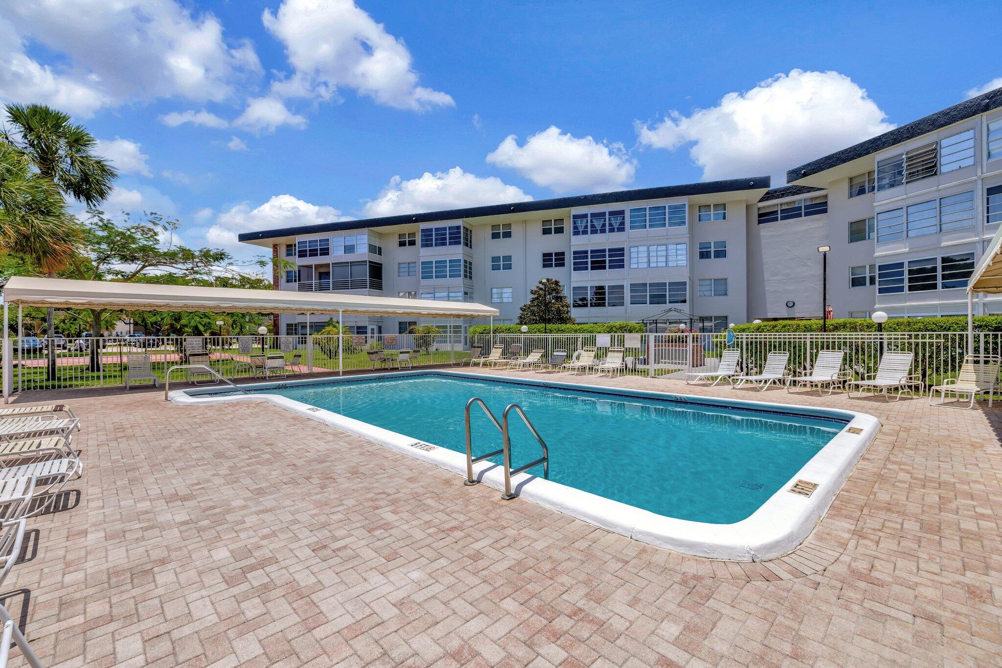 Lauderdale Oaks - Residential