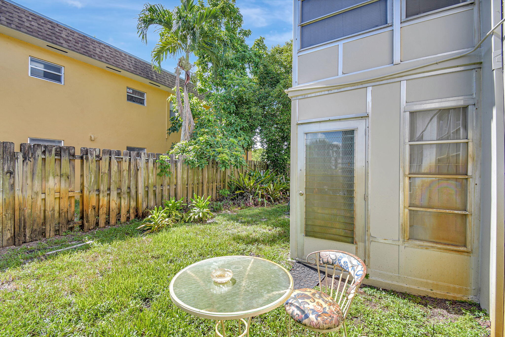 Lauderdale Oaks - Residential