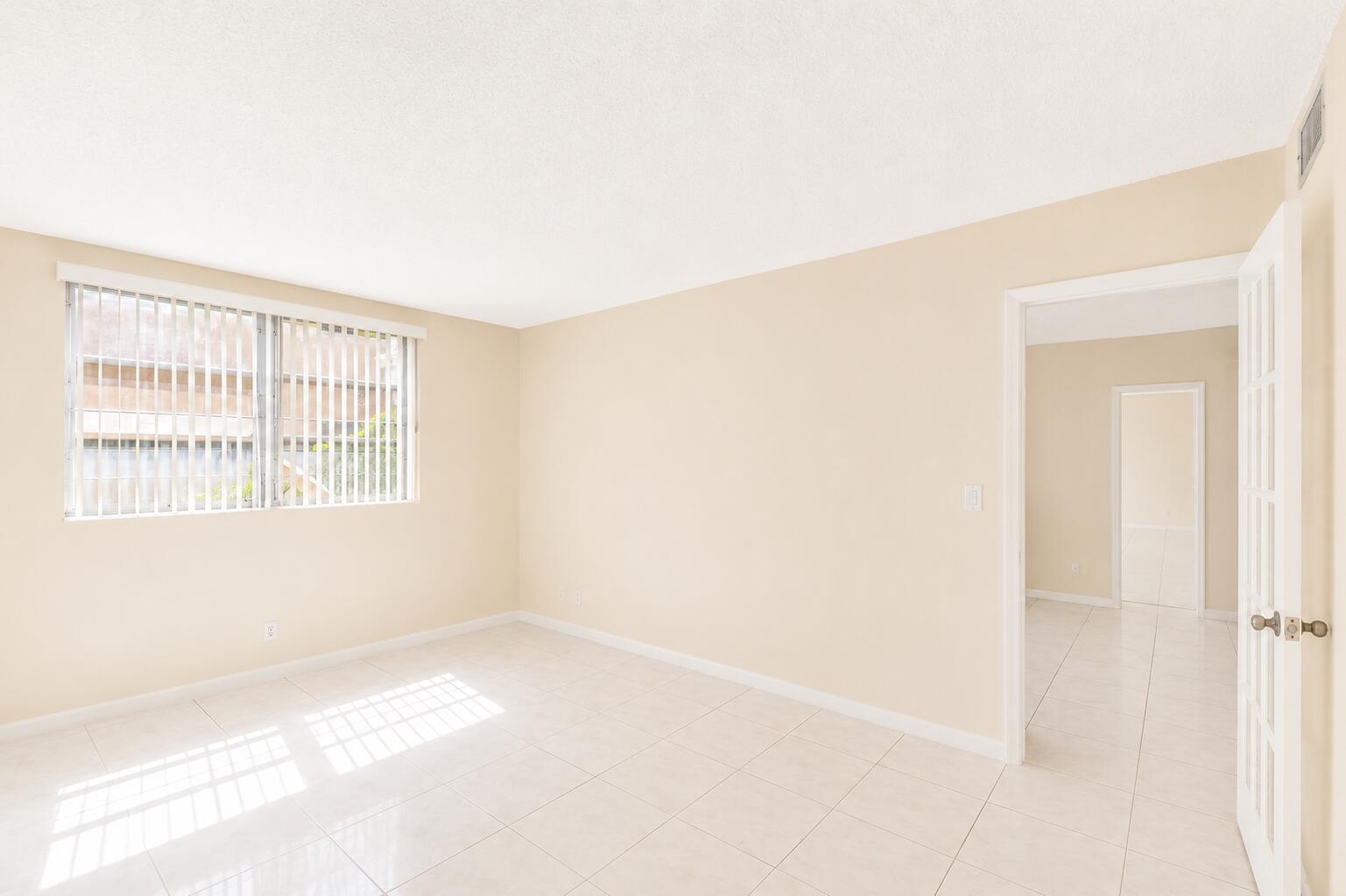 Lauderdale Oaks - Residential