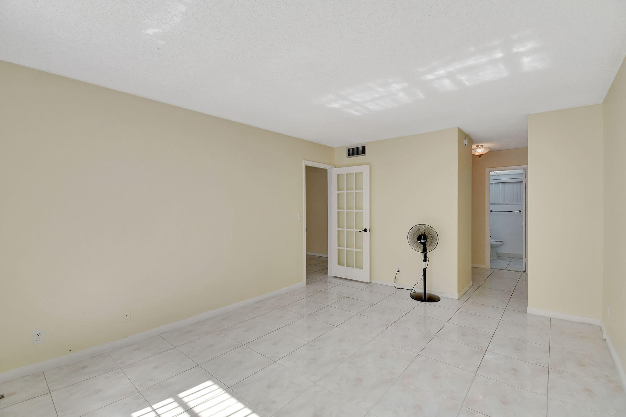 Lauderdale Oaks - Residential