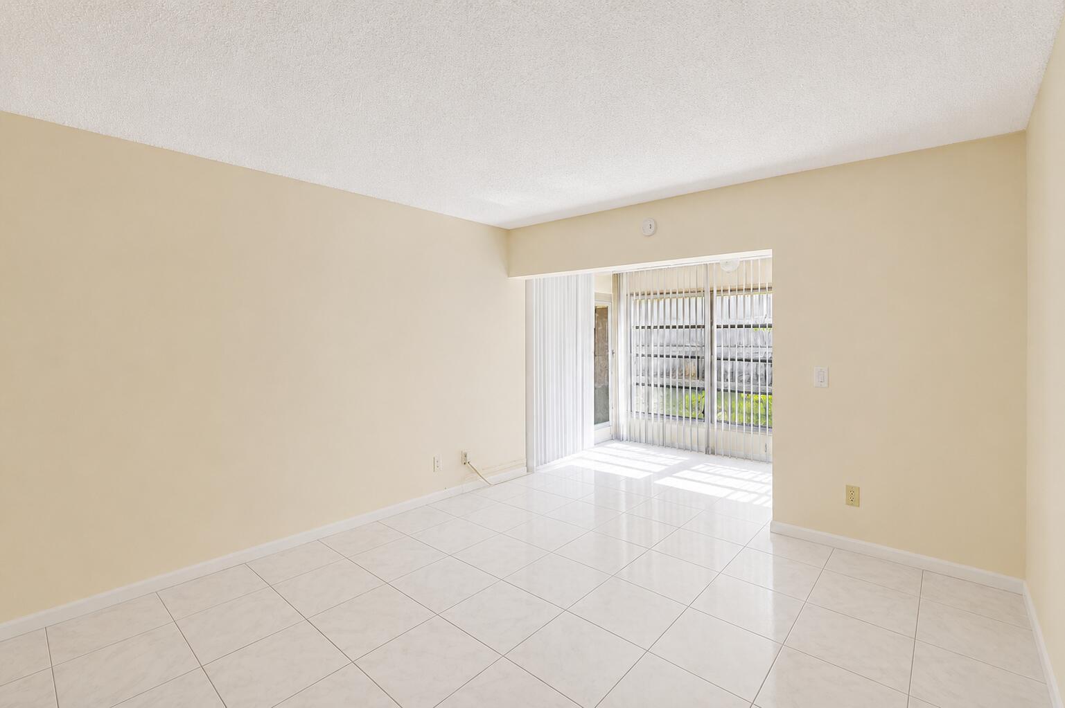 Lauderdale Oaks - Residential